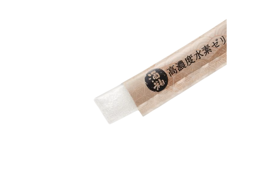 開封した高濃度水素ゼリー酒粕のスティックから、泡の入った白っぽいゼリーを絞り出したところ。